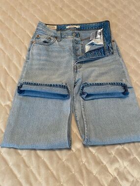 Ribcage straight light denim ladies size 26